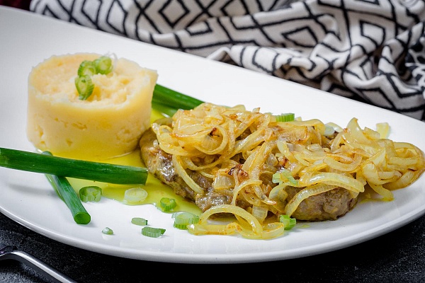 Печень по-венециански